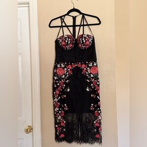 Maddie Lace Embroid Midi Dress